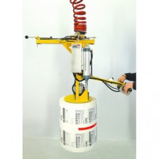 Gripper for lifting rolls...